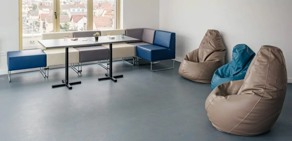 TABLE GOLD - CHAUFFEUSE MUSIC - POUF FAGIO (1)